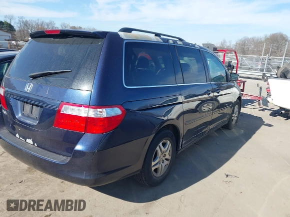 2006 Honda Odyssey EX-L with VIN 5FNRL38676B032317, listed as a IAAI auction lot 41681655 with 208,605 mi miles. Bid and sale history available at carsss.com. Image 4.
