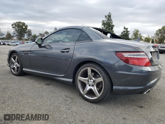 2012 Mercedes-Benz SLK 350 z VIN WDDPK5HA9CF024663, wystawiony jako Copart lot #44438745 z przebiegiem 118 331 mil mil oraz Szkoda całkowita • Salvage title. Historia ofert i sprzedaży dostępna na DreamBid. Obrazek 2.