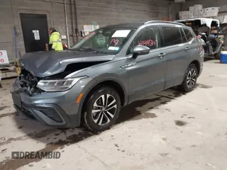 2024 Volkswagen Tiguan S with VIN 3VVFB7AX0RM183789, listed as a IAAI auction lot 41445847 with 1,500 mi miles and . Bid and sale history available at DreamBid. Image 17.