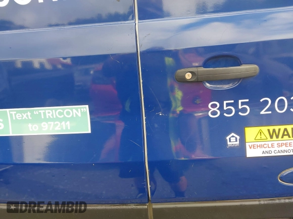 2020 Ford Transit Cargo z VIN 1FTBR1C8XLKB52205, wystawiony jako IAAI lot #42514128 z przebiegiem 103 583 mil mil oraz . Historia ofert i sprzedaży dostępna na DreamBid. Obrazek 19.