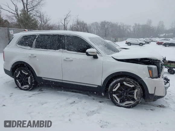 2023 Kia Telluride S with VIN 5XYP6DGC7PG363114, listed as a IAAI auction lot 41260043 with 49,499 mi miles and . Bid and sale history available at DreamBid. Image 13.