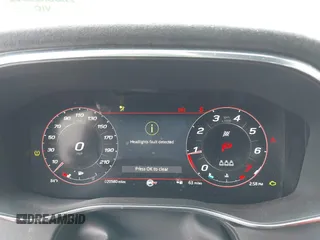 2022 Jaguar F-Pace SVR z VIN SADCZ2EE0NA702862, wystawiony jako IAAI lot #42129192 z przebiegiem 20 580 mil mil oraz . Historia ofert i sprzedaży dostępna na DreamBid. Obrazek 7.