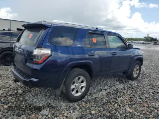 2017 Toyota 4Runner SR5 with VIN JTEZU5JR5H5161766, listed as a Copart auction lot 61364105 with 90,959 mi miles and Salvage title. Bid and sale history available at DreamBid. Image 3.
