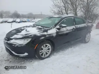 2015 Chrysler 200 Limited z VIN 1C3CCCAB2FN527267, wystawiony jako Copart lot #58697625 z przebiegiem 142 170 mil mil oraz Szkody całkowita. Historia ofert i sprzedaży dostępna na DreamBid. Obrazek 1.