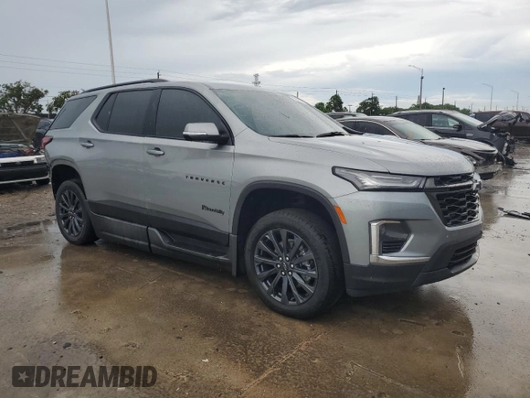 2023 Chevrolet Traverse RS z VIN 1GNERJKW1PJ145143, wystawiony jako Copart lot #73587744 z przebiegiem 6 278 mil mil oraz Szkoda całkowita • Salvage title. Historia ofert i sprzedaży dostępna na DreamBid. Obrazek 4.