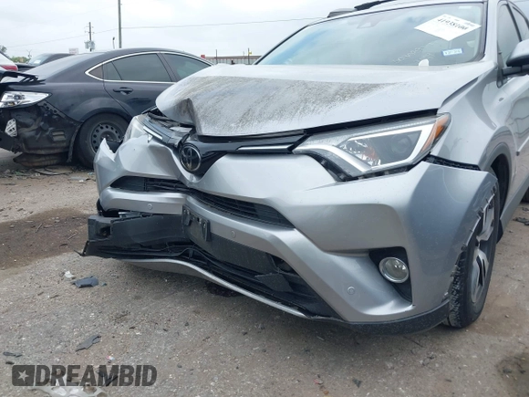 2018 Toyota RAV4 XLE with VIN JTMWFREV7JJ203609, listed as a IAAI auction lot 41938100 with 51,021 mi miles. Bid and sale history available at carsss.com. Image 6.