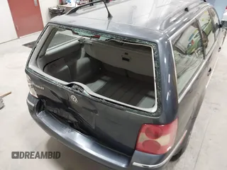 2003 Volkswagen Passat GLS with VIN WVWVD63B63E368748, listed as a IAAI auction lot 42022512 with 130,038 mi miles. Bid and sale history available at carsss.com. Image 18.