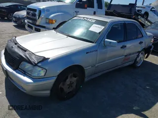 1998 Mercedes-Benz C с VIN WDBHA33G8WF744587, выставлен на аукционе IAAI как лот 42682845 с пробегом 271 027 миль миль и . История ставок и продаж доступна на DreamBid. Изображение 2.