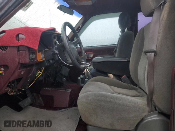 1995 GMC Sierra 1500 z VIN 2GTEK19K2S1542315, wystawiony jako Copart lot #42764275 z przebiegiem 305 402 mil mil oraz Szkody całkowita. Historia ofert i sprzedaży dostępna na DreamBid. Obrazek 7.