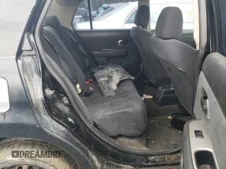 2009 Nissan Versa 1.6 z VIN 3N1CC11E09L468737, wystawiony jako Copart lot #51859825 z przebiegiem Nie podano mil oraz Nie do naprawy. Historia ofert i sprzedaży dostępna na DreamBid. Obrazek 10.