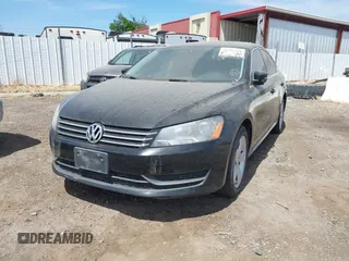 2014 Volkswagen Passat SE z VIN 1VWBT7A39EC073971, wystawiony jako IAAI lot #42266759 z przebiegiem 150 114 mil mil oraz . Historia ofert i sprzedaży dostępna na DreamBid. Obrazek 2.