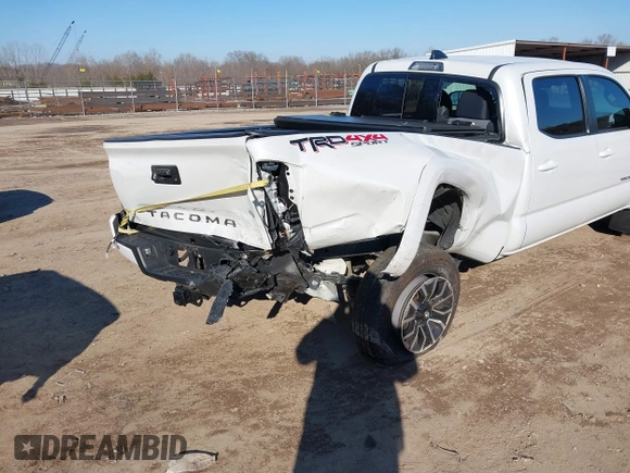 2021 Toyota Tacoma 4WD SR5 with VIN 3TYDZ5BN3MT001860, listed as a IAAI auction lot 41269423 with 23,378 mi miles. Bid and sale history available at carsss.com. Image 6.