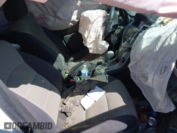 2014 Chevrolet Cruze LS with VIN 1G1PA5SG3E7281771, listed as a IAAI auction lot 42024334 with 189,918 mi miles and . Bid and sale history available at DreamBid. Image 5.