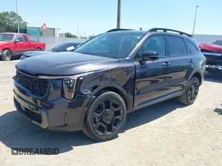 2025 Kia Sorento X-Line SX Prestige z VIN 5XYRKDJF5SG333500, wystawiony jako IAAI lot #42284751 z przebiegiem 8 733 mil mil oraz . Historia ofert i sprzedaży dostępna na DreamBid. Obrazek 17.