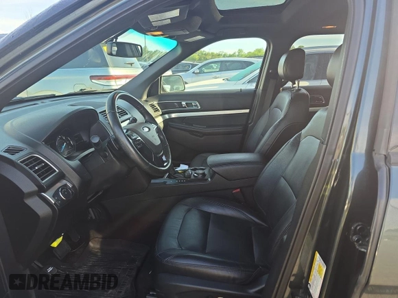 2016 Ford Explorer XLT z VIN 1FM5K8DH4GGD20336, wystawiony jako Copart lot #58873765 z przebiegiem 174 293 mil mil oraz Czysty tytuł • Clean title. Historia ofert i sprzedaży dostępna na DreamBid. Obrazek 5.