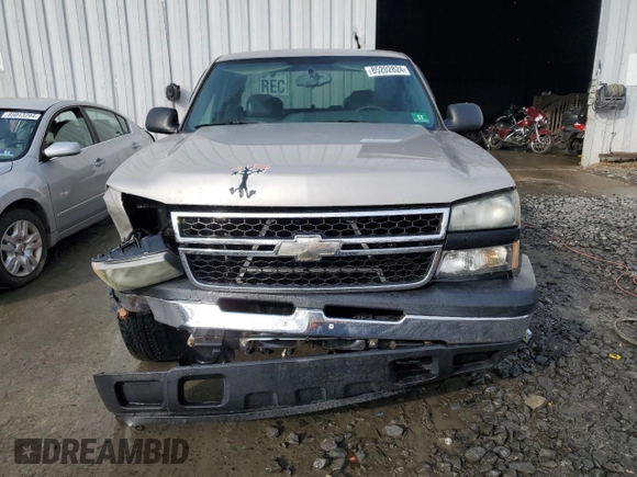2006 Chevrolet Silverado 1500 Work Truck with VIN 1GCEC19X06Z285743, listed as a Copart auction lot 85202824 with 189,657 mi miles and Salvage Title. Bid and sale history available at carsss.com. Image 5.