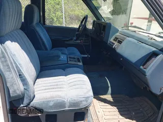 1991 GMC Sierra 1500 with VIN 2GTHC39N2M1512024, listed as a IAAI auction lot 42133143 with 216,701 mi miles and . Bid and sale history available at DreamBid. Image 5.