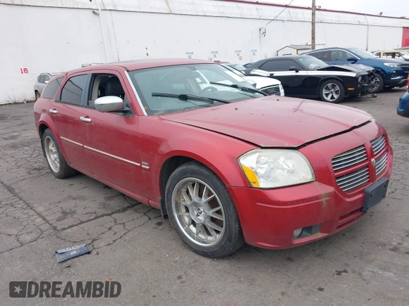 2005 Dodge Magnum RT with VIN 2D8GV58235H586913, listed as a IAAI auction lot 41616568 with 151,682 mi miles. Bid and sale history available at carsss.com. Image 1.
