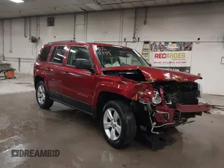 2014 Jeep Patriot Latitude z VIN 1C4NJRFB4ED884900, wystawiony jako IAAI lot #41762139 z przebiegiem 131 635 mil mil oraz . Historia ofert i sprzedaży dostępna na DreamBid. Obrazek 1.