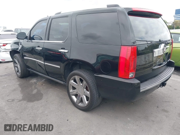2008 Cadillac Escalade z VIN 1GYFK63848R223426, wystawiony jako IAAI lot #41981521 z przebiegiem 136 773 mil mil oraz . Historia ofert i sprzedaży dostępna na DreamBid. Obrazek 3.