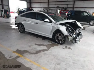 2019 Hyundai Sonata Sport with VIN 5NPE34AF9KH813933, listed as a IAAI auction lot 40777165 with 112,654 mi miles. Bid and sale history available at carsss.com. Image 6.