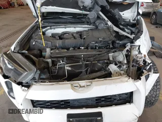 2021 Toyota 4Runner SR5 z VIN JTEMU5JR0M5902037, wystawiony jako IAAI lot #41998628 z przebiegiem 102 931 mil mil oraz . Historia ofert i sprzedaży dostępna na DreamBid. Obrazek 10.