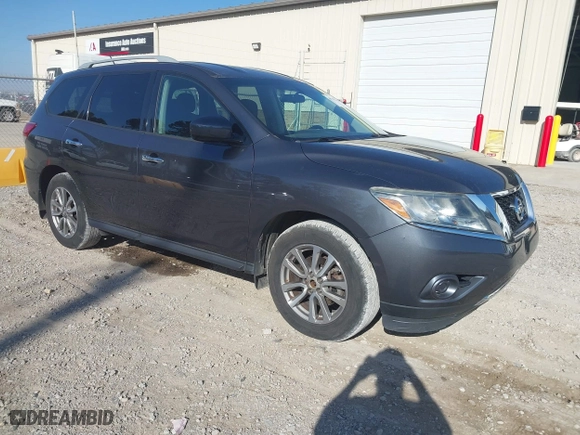 2014 Nissan Pathfinder SV with VIN 5N1AR2MN4EC654030, listed as a IAAI auction lot 41797650 with 129,731 mi miles. Bid and sale history available at carsss.com. Image 1.