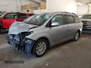 2017 Toyota Sienna XLE Auto Access Seat with VIN 5TDYZ3DC3HS893952, listed as a Copart auction lot 56170475 with 71,664 mi miles and Salvage title. Bid and sale history available at DreamBid. Image 1.
