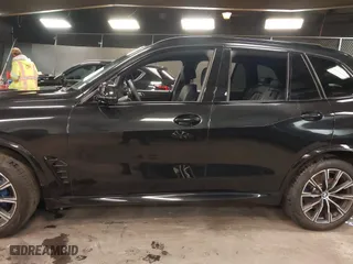 2024 BMW X5 xDrive40i with VIN 5UX23EU04R9S29747, listed as a IAAI auction lot 40980465 with 8,183 mi miles. Bid and sale history available at carsss.com. Image 13.