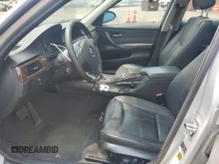 2006 BMW 3 Series 325xi z VIN WBAVT13536KW23228, wystawiony jako Copart lot #58734625 z przebiegiem 163 661 mil mil oraz Szkoda całkowita • Salvage title. Historia ofert i sprzedaży dostępna na DreamBid. Obrazek 7.