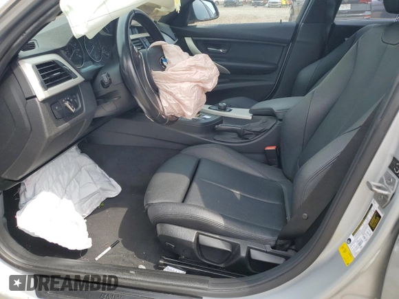 2015 BMW 3 Series 320i с VIN WBA3B1G54FNT07811, выставлен на аукционе Copart как лот 56742425 с пробегом 86 871 миль миль и Списание • Salvage title. История ставок и продаж доступна на DreamBid. Изображение 7.
