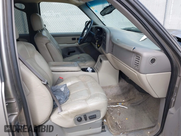 2002 Chevrolet Suburban LS with VIN 1GNFK16Z42J120730, listed as a IAAI auction lot 42021233 with 175,127 mi miles. Bid and sale history available at carsss.com. Image 5.