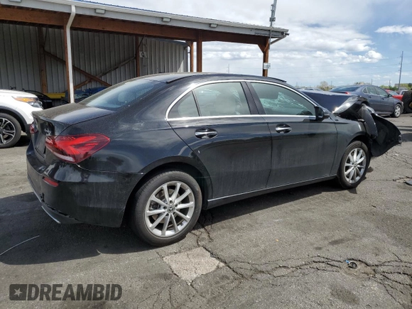 2019 Mercedes-Benz A 220 z VIN WDD3G4FB1KW027478, wystawiony jako Copart lot #54904335 z przebiegiem 64 979 mil mil oraz Szkoda całkowita • Salvage title. Historia ofert i sprzedaży dostępna na DreamBid. Obrazek 3.