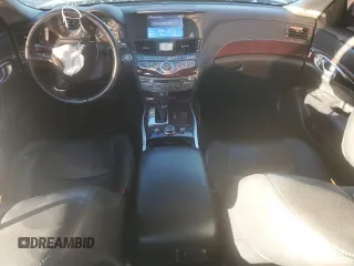 2015 Infiniti Q70 z VIN JN1BY1AP6FM542551, wystawiony jako Copart lot #46096695 z przebiegiem 164 056 mil mil oraz Szkoda całkowita • Salvage title. Historia ofert i sprzedaży dostępna na DreamBid. Obrazek 8.