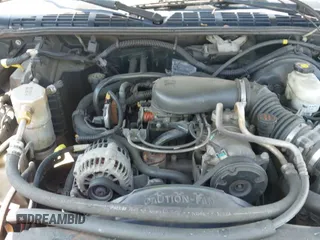 2002 Chevrolet S-10 LS z VIN 1GCCS19W028249908, wystawiony jako IAAI lot #42019877 z przebiegiem Nie podano mil oraz . Historia ofert i sprzedaży dostępna na DreamBid. Obrazek 12.