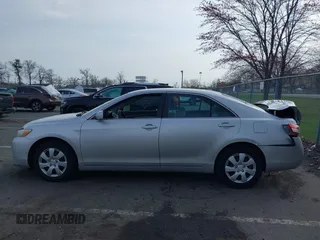 2011 Toyota Camry LE z VIN 4T1BF3EK2BU605745, wystawiony jako IAAI lot #42025820 z przebiegiem 156 094 mil mil oraz . Historia ofert i sprzedaży dostępna na DreamBid. Obrazek 14.