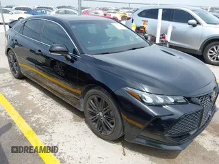 2019 Toyota Avalon XLE z VIN 4T1BZ1FB2KU012283, wystawiony jako IAAI lot #42265926 z przebiegiem 96 563 mil mil oraz . Historia ofert i sprzedaży dostępna na DreamBid. Obrazek 1.