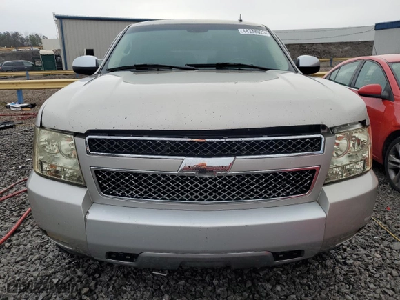 2007 Chevrolet Suburban LT with VIN 3GNFK16347G248390, listed as a Copart auction lot 44338025 with 322,147 mi miles and Salvage Title. Bid and sale history available at carsss.com. Image 5.
