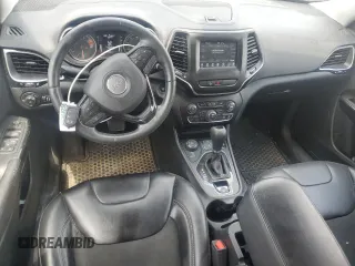 2020 Jeep Cherokee Altitude z VIN 1C4PJMLX1LD500337, wystawiony jako Copart lot #59672395 z przebiegiem 168 344 mil mil oraz Szkoda całkowita • Salvage title. Historia ofert i sprzedaży dostępna na DreamBid. Obrazek 8.