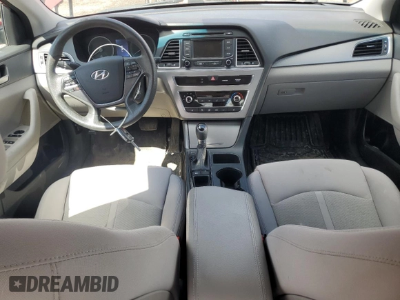 2015 Hyundai Sonata SE z VIN 5NPE24AF9FH216841, wystawiony jako Copart lot #55796585 z przebiegiem 286 795 mil mil oraz Czysty tytuł • Clean title. Historia ofert i sprzedaży dostępna na DreamBid. Obrazek 8.