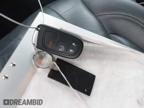 2016 Jeep Cherokee Limited with VIN 1C4PJMDB6GW170207, listed as a IAAI auction lot 41346028 with 115,525 mi miles and . Bid and sale history available at DreamBid. Image 11.