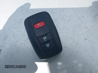 2022 Toyota C-HR XLE z VIN NMTKHMBX4NR141627, wystawiony jako IAAI lot #42108475 z przebiegiem 49 564 mil mil oraz . Historia ofert i sprzedaży dostępna na DreamBid. Obrazek 11.