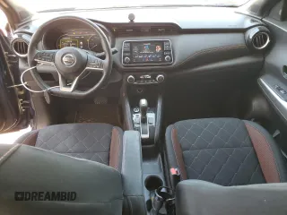 2019 Nissan Kicks SV z VIN 3N1CP5CU6KL514304, wystawiony jako Copart lot #58435575 z przebiegiem 127 966 mil mil oraz Szkoda całkowita • Salvage title. Historia ofert i sprzedaży dostępna na DreamBid. Obrazek 8.
