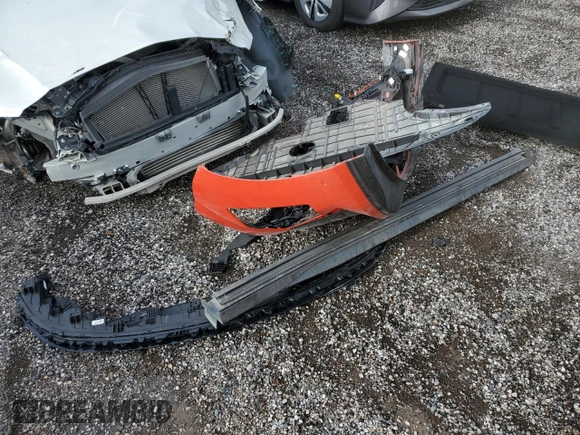 2025 Hyundai Kona Limited with VIN KM8HECA39SU193304, listed as a Copart auction lot 81146144 with 4,411 mi miles and Salvage Title. Bid and sale history available at DreamBid. Image 13.