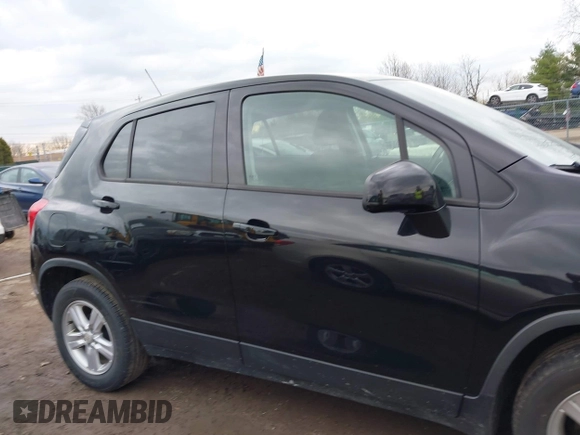 2020 Chevrolet Trax LS with VIN KL7CJKSB4LB074838, listed as a IAAI auction lot 41909289 with 77,471 mi miles. Bid and sale history available at carsss.com. Image 13.