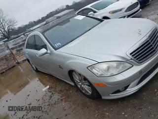 2008 Mercedes-Benz S 5.5L V8 with VIN WDDNG86X48A223352, listed as a IAAI auction lot 41571124 with 230,774 mi miles. Bid and sale history available at carsss.com. Image 1.