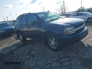 2007 Chevrolet TrailBlazer LS with VIN 1GNDT13S172198881, listed as a IAAI auction lot 41888706 with 74,729 mi miles. Bid and sale history available at carsss.com. Image 1.