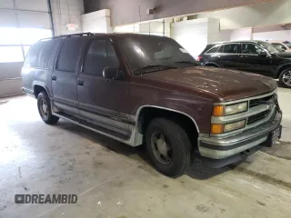 1997 Chevrolet Suburban with VIN 1GNEC16R1VJ352537, listed as a Copart auction lot 74200024 with 0 mi miles and Non Repairable. Bid and sale history available at carsss.com. Image 4.