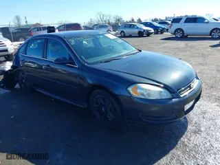 2013 Chevrolet Impala Police with VIN 2G1WD5E39D1228628, listed as a IAAI auction lot 41560393 with 173,236 mi miles. Bid and sale history available at carsss.com. Image 1.