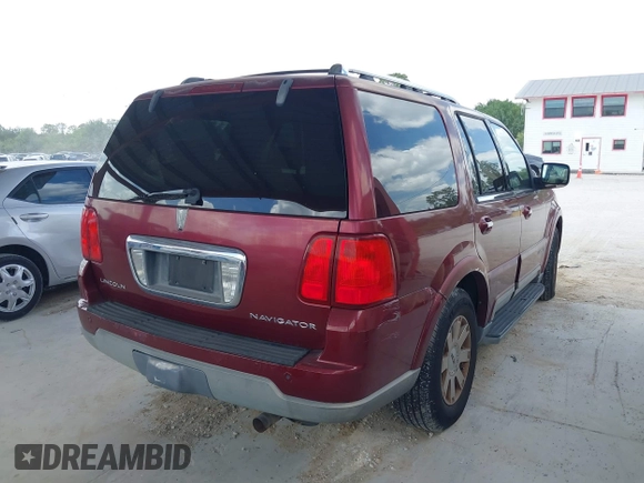2004 Lincoln Navigator Luxury z VIN 5LMFU27R94LJ10282, wystawiony jako IAAI lot #42115619 z przebiegiem 204 576 mil mil oraz . Historia ofert i sprzedaży dostępna na DreamBid. Obrazek 4.